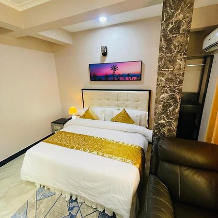 Diary Hotel Дар ес Саалам Екстериор снимка